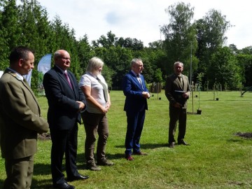 Nowy sad tradycyjny przy siedzibie Nadleśnictwa Skierniewice, A. Pruszkowska