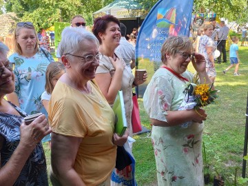 Piknik Rodzinny na placu parafialnym przy Bazylice Mniejszej p.w. NMP w Zduńskiej Woli, 